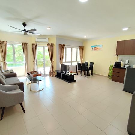Jojo Homestay Tiara Residence Desaru Buitenkant foto